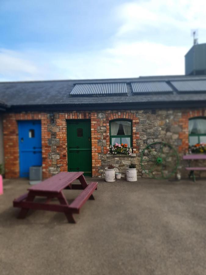 Slane Farm Hostel, Cottages And Camping Buitenkant foto