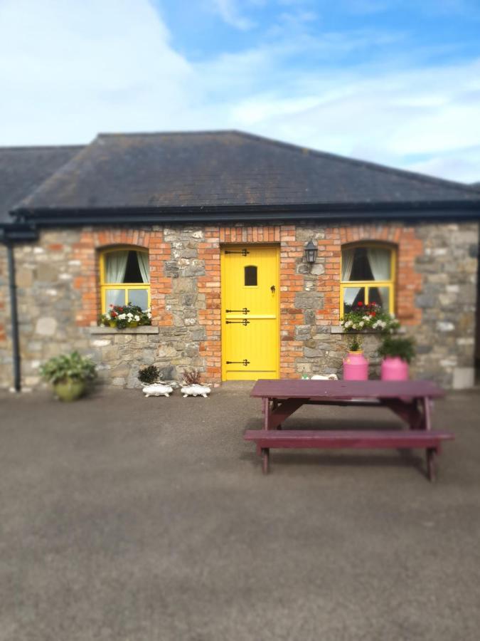 Slane Farm Hostel, Cottages And Camping Buitenkant foto