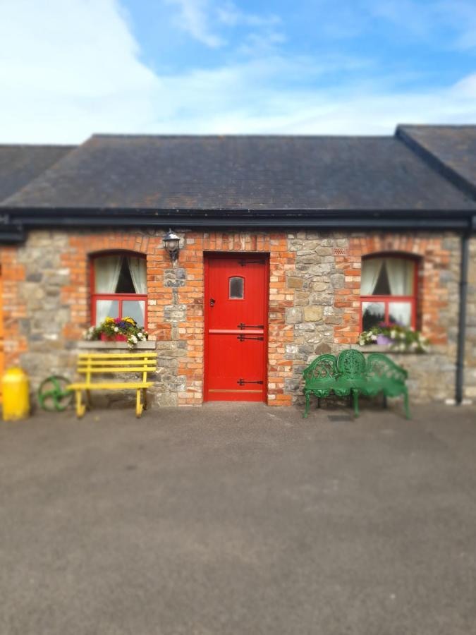 Slane Farm Hostel, Cottages And Camping Buitenkant foto