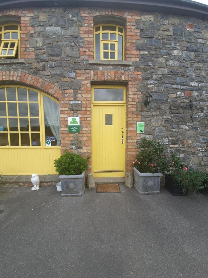 Slane Farm Hostel, Cottages And Camping Buitenkant foto