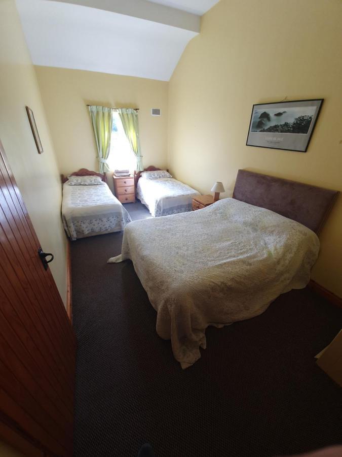 Slane Farm Hostel, Cottages And Camping Buitenkant foto